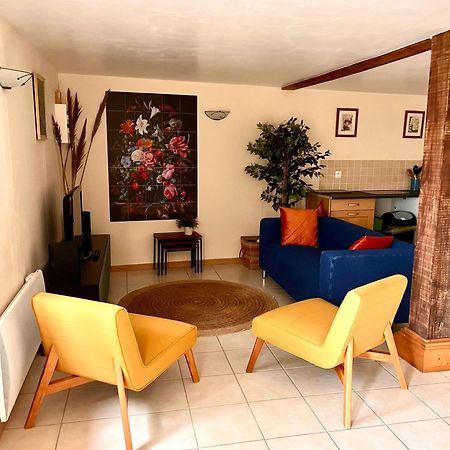 Le Plantier 1 Apartment Beaulieu-sur-Sonnette Bagian luar foto
