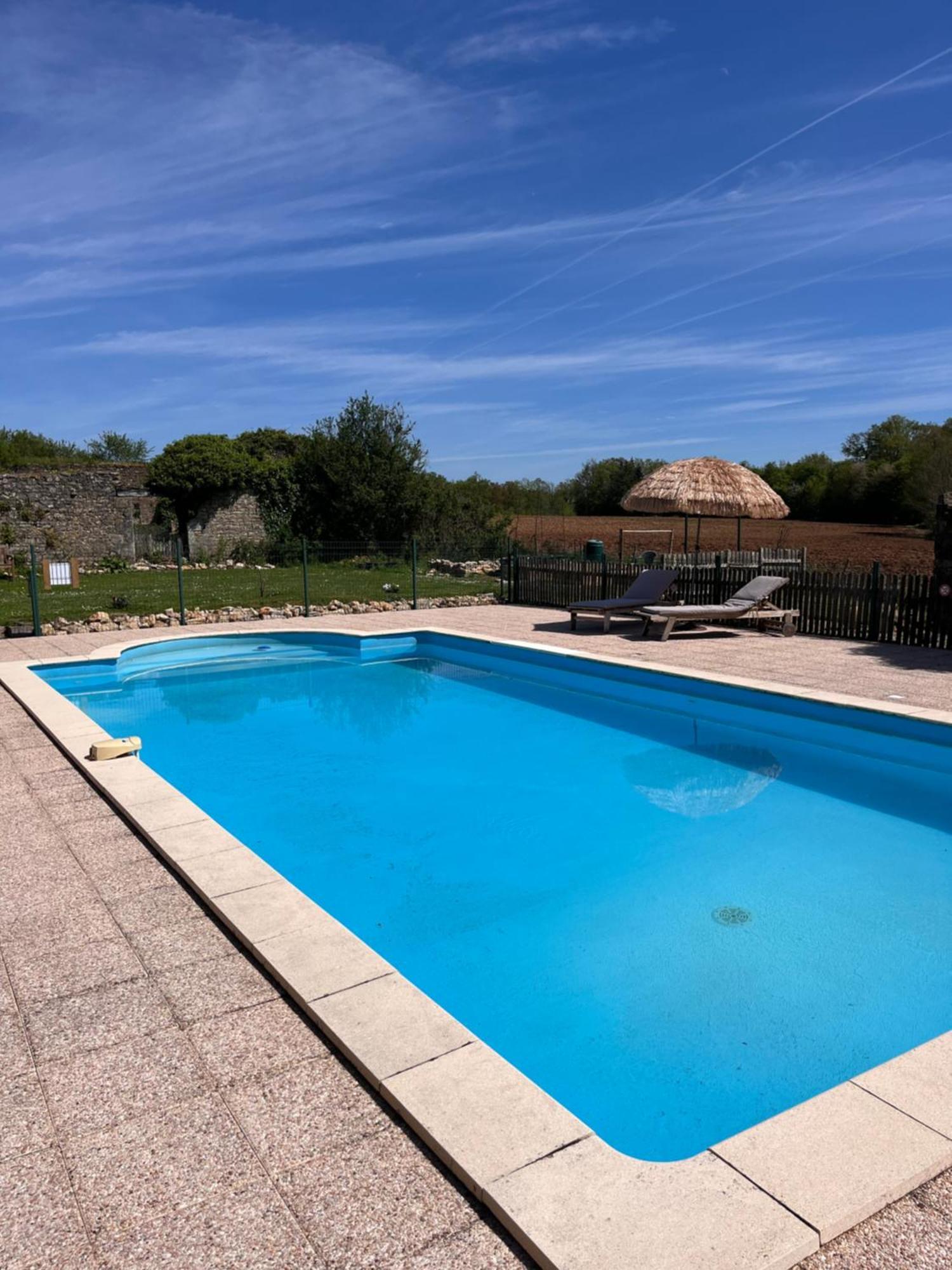 Le Plantier 1 Apartment Beaulieu-sur-Sonnette Bagian luar foto